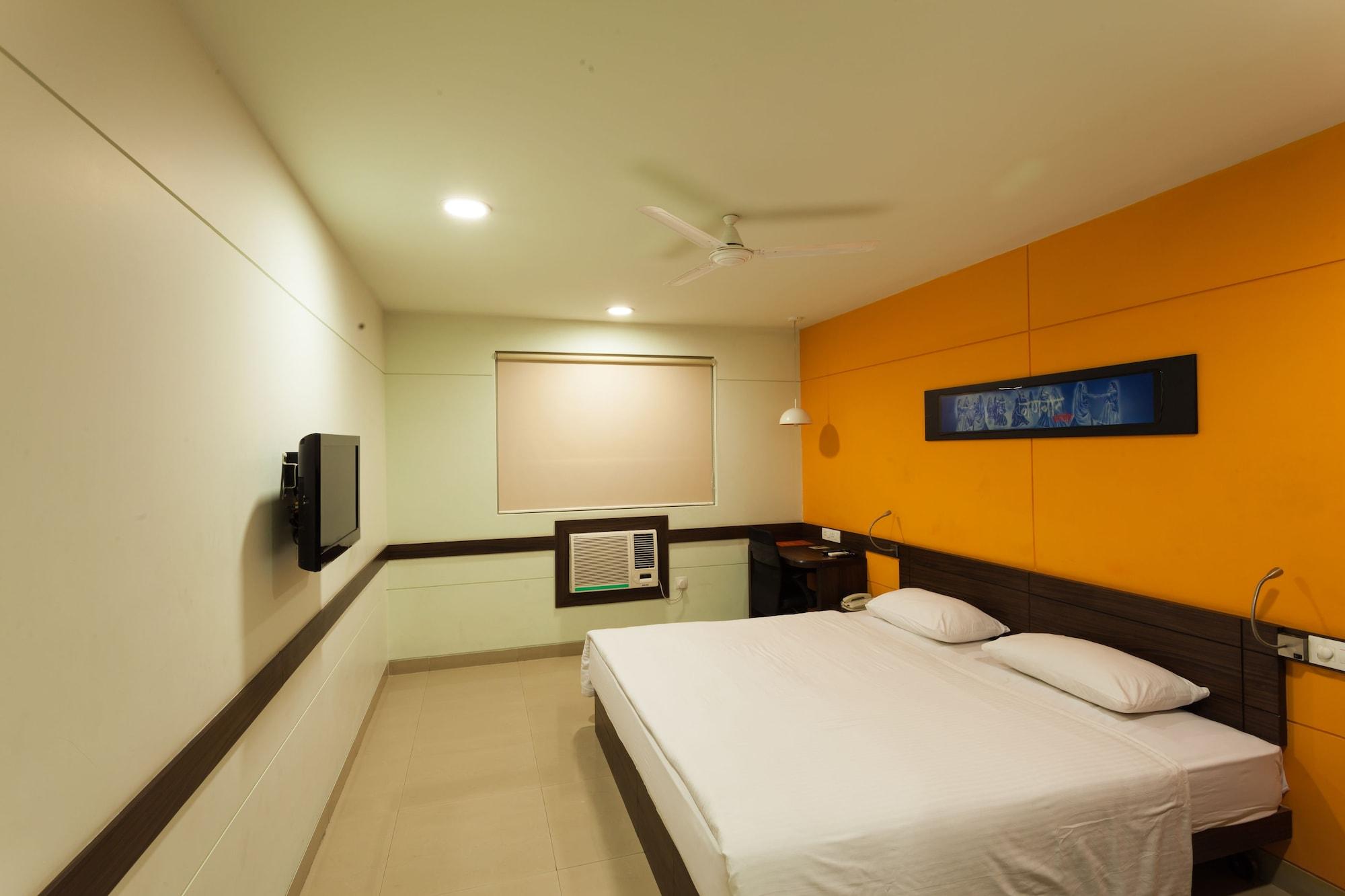 Отель Noida 63 Экстерьер фото